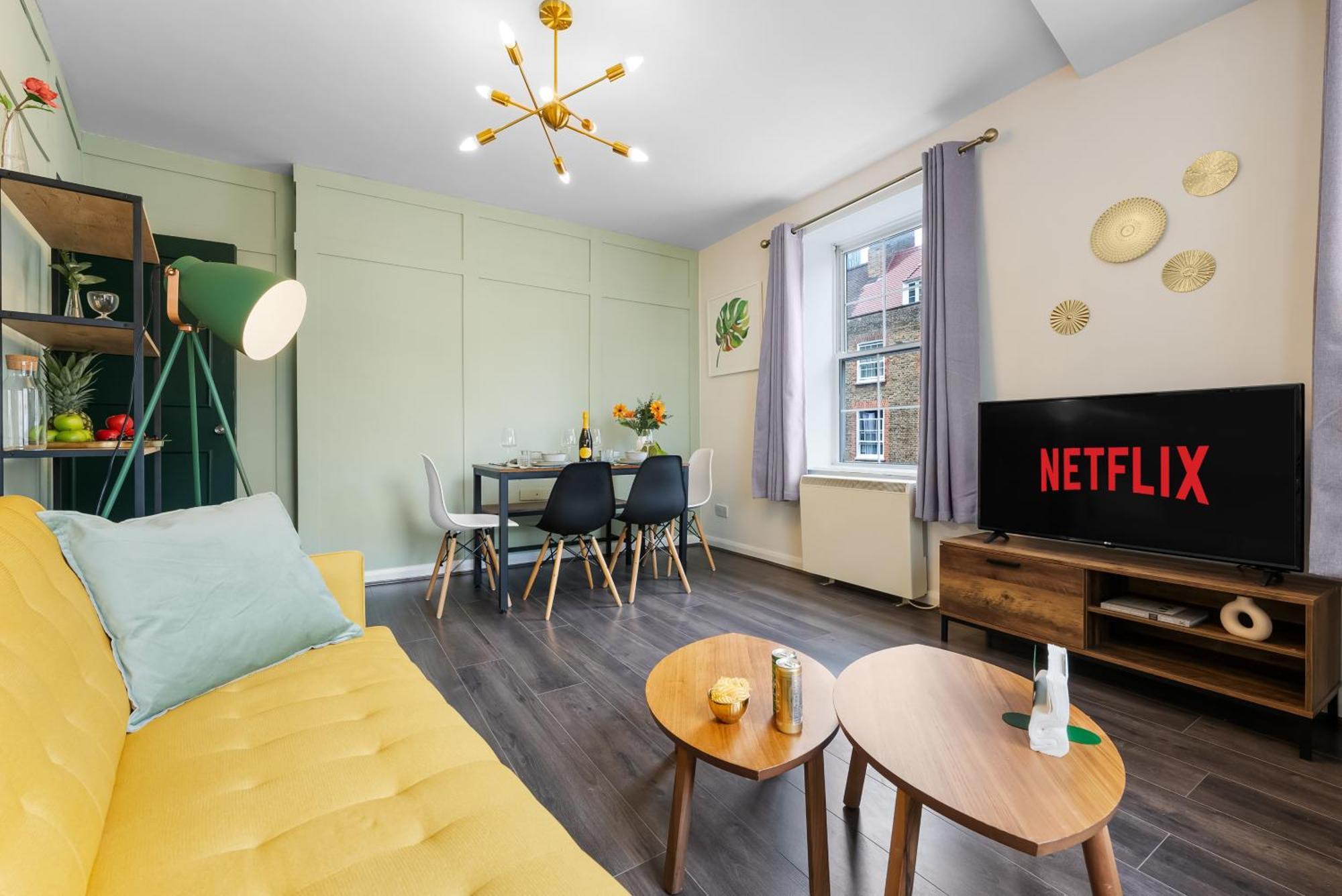 Chic 2 Bedroom Apartment Near Liverpool Street By Gold Stays Лондон Екстериор снимка