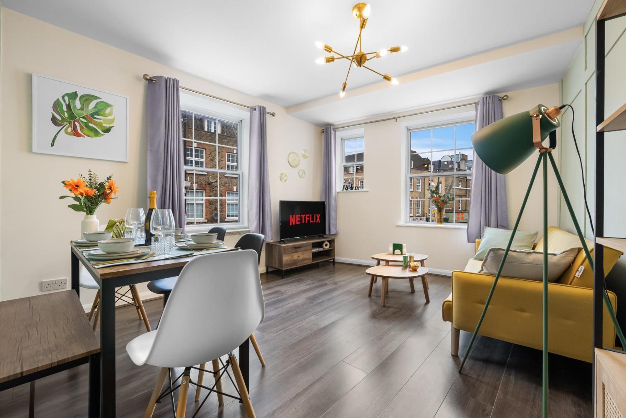 Chic 2 Bedroom Apartment Near Liverpool Street By Gold Stays Лондон Екстериор снимка