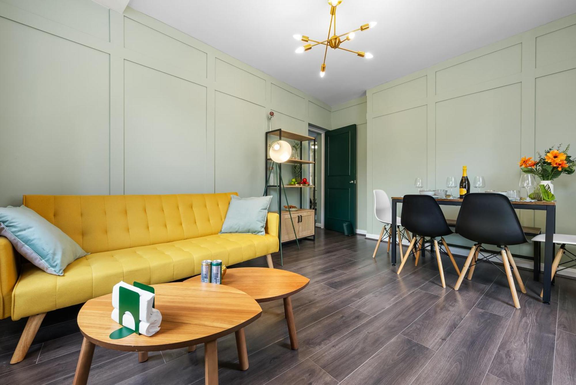 Chic 2 Bedroom Apartment Near Liverpool Street By Gold Stays Лондон Екстериор снимка